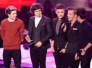 225x169_095573-castigatorii-mtv-video-music-awards-2012