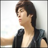 - nu conteaza..nu e Onew,e Taemin..:P