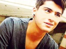 Zayn-zayn-malik-30939653-488-363