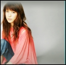 Ok ;;) [pleaca la bucatarie|se intoarce cu popcorn|se pune langa Shin] Ia :))