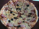 pizza cu salam