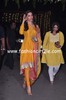 Deepika-Padukone-at-the-wedding-reception-of-Navin-and-Mahek-Shetty-Rohit-Shettys-Sister-2-431x650