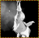 →Pfoai...Sulli...esti ceva de speriat :)) :))