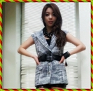 →Numai indrazneste Sulli :-w Eu mor aici de plictiseala si tie iti arde de somn? :))