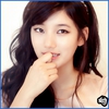 . Pe fotoliu e Yesung oppa..iar pe canapea..ei bine ;;)..e mai bine aici :)