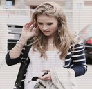 ╠ ˡᵉᵗᵗᶤᵉʰ ╣→ . # îi ia mâna de pe picior şi şi-o pune pe obraz ; se opreşte din sărut ] te iubesc ;3