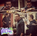 ☇ ∞ . ămm ; băck =; + singur ;-? . :-j