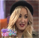∞ ♥ 　.; ce-aveţi, mă ? # cască - de pe canapea ;