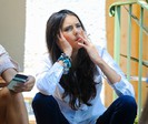 Kkt..lasa k am eu..[si aprinde tigarea]