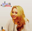 ╠ ˡᵉᵗᵗᶤᵉʰ ╣→ . so , şhh ;d # punându-i degetul pe buze .