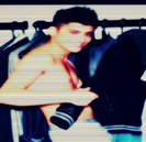 - e cineva. ^^ ?