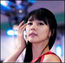 -|se uita in jur| Ce frumos e aici...no? :)) Si totusi...cam pustiu..:))