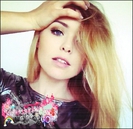 ; ești asdfghjklș :| . nu știu ce să zic .. ;3 # malik . și aia cu mărul ? ;-? # annie