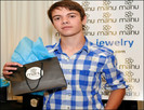.::Noii pantaloni pentru dansatorii lui Bieber#Annie [click]