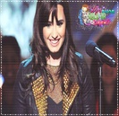 ∞　.♥; # îi prinde uşor mâna - jucându-se cu degetele lui ;3.