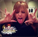 » ; ăw :3 moment în care nu am replică :) [ îl ia de mână .| #nevast