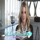 ¤ _ ; mi-e foame . ;3 ( se aruncă pe canapea )