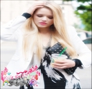 ; selena e strâmbă fă :| =)))))))))