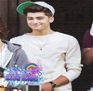 ». ; CE ?. # dând din umeri ; CUPCAAAAAKE. # pluteşte-n direcţia lui.