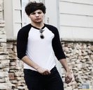 => Ce sweet a fost ! :) + Imi vine sa plang :) + ESTI ! :) + *se duce langa el* .