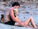 miley-cyrus-liam-hemsworth-1