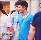 ; FĂ :| te iubesc =)) da numai am poze cu malik soo - click