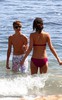 M: [se da cativa pasi inapoi] :o3 A: Ce`ai ma? :)) haide la mine :)) :o3