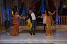 242390-nia-sharma-with-aamir-khan-devoleena-chaterjee