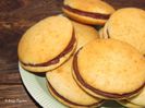 whoopie pies fursecuri cu banane si ciocolata