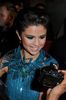 selena-gomez-sexy-intr-o-rochie-cu-spatele-gol-uite-cum-s-a-imbracat-la-premiera-filmului-spring-bre