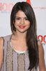 Selena+Gomez+Long+Hairstyles+Layered+Cut+WbtId8AoHIfl