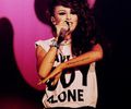 Cher-L-cher-lloyd-24269719-500-436_thumb