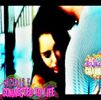 _- Awww ..; tipa si.l musca de gat - ii tine mainile pe spate