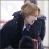 ♫ Hellow MinWoo..:-h [se pune pe canapea] Cand ai ajuns? :).