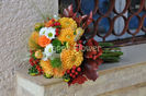 Buchet%20mireasa%20dahlii%20si%20quercus,%20trandafiri,%20crizanteme%20-%20Pret%20290%20Ron;_jpg