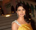 Priyanka-Chopra-Hot-Wallpapers-2