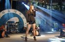 ailee_in_black_onstage-10639