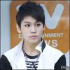 ♫ Poate e din casa,poate nu..:> :)) Heiiah hyung..:)).