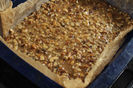 preparare-prajitura-rapida-cu-nuca-si-caramel-1-560x373