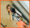 [;] _intra;se arunca pe canapea;se intinde_ IL OMOR.O OMOR!:-L.