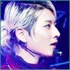 !> [ii suna telefonul] LINISTE..E Uee 8->..[raspunde]..mhm..8->.
