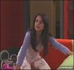 Justin :-?? * se duce langa el si vroia sa puna mana pe el ca sa`l trezeasca *