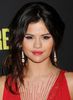 wow-selena-gomez-este-incredibil-de-hot-pe-covorul-rosu-vezi-cum-arata-in-rochia-cu-care-demonstreaz