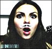 O_O Credeam ca e radiou in camera ei x_x . Mi`a intrat melodia ei in cap x_x [clik