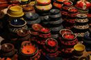 Traditional_pottery_in_Dilli_Haat