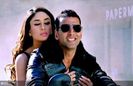 Akshay-Kumar-and-Kareena-Kapoor-in-a-still-from-the-movie-Kambakkht-Ishq-