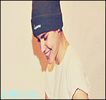 * se ridica ;; isi pune un caiet pe banca :-?? *