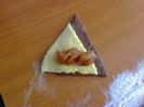 Cornulete in doua culori (cacao si vanilie) - cu gem de gutui