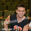 - păi , ar trebui . mai ales că ai lăsat;o pe sara singură exact când nu se simte deloc bine :-lll