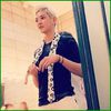 =. Al meeu.. e la Pledis..:).. [o saruta pe obraz].